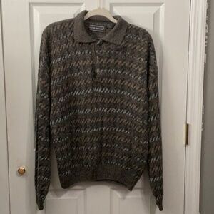 David Taylor Men’s sweater. Size L.
